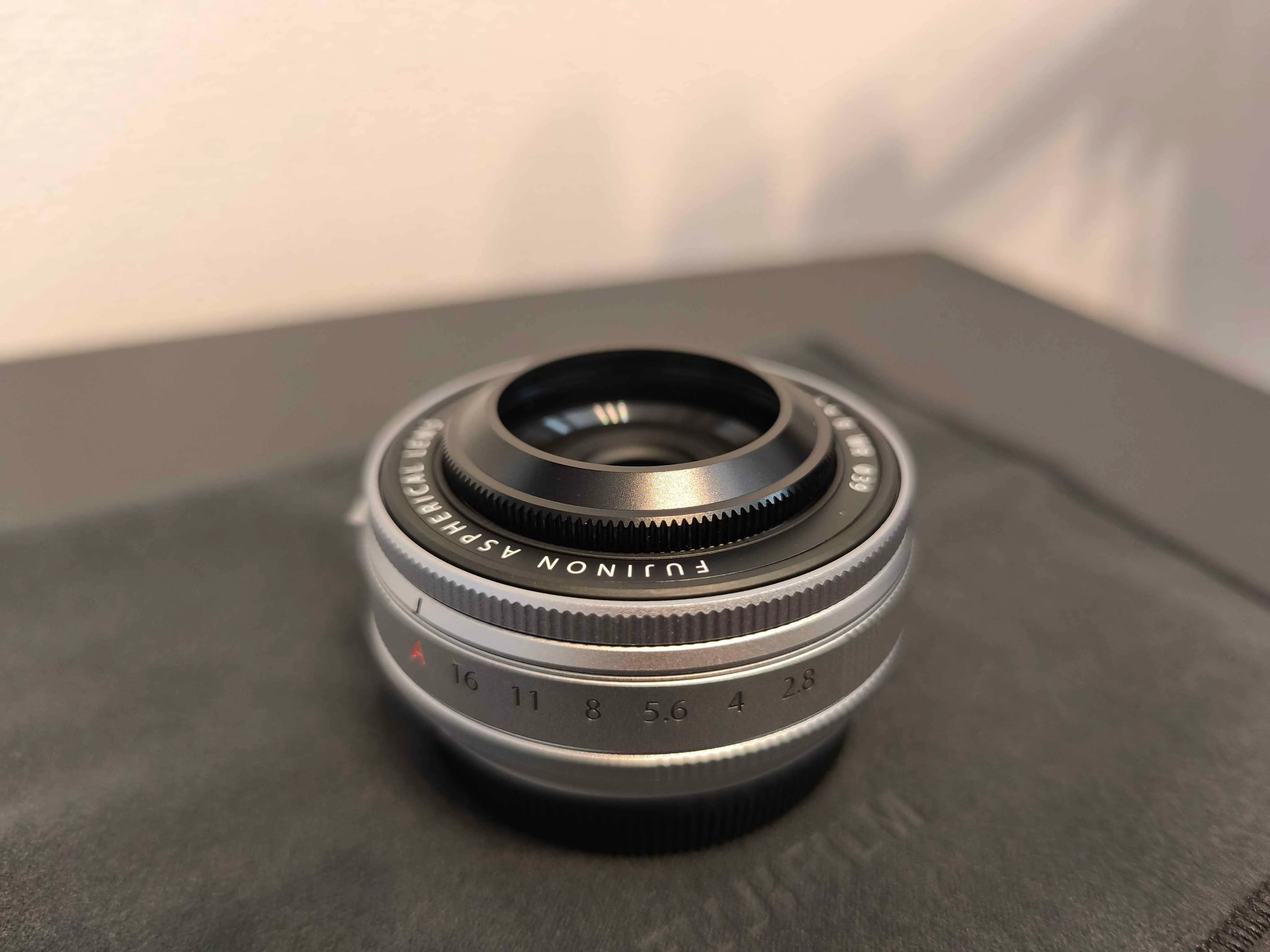 FUJINON XF23mmF2.8 R WRの前面